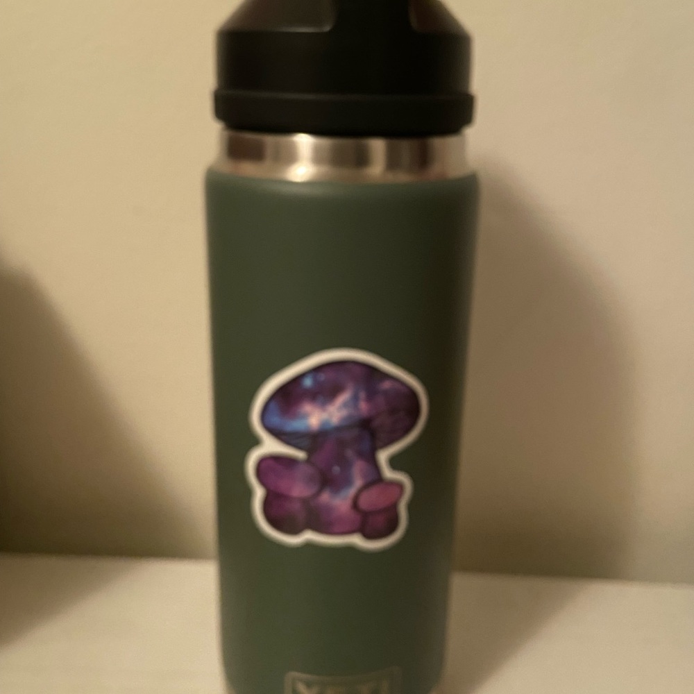26 OZ YETI RAMBLER 
WITH CHUG CAP
